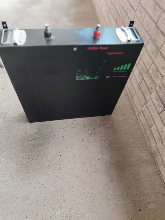 Vând baterie LIFEPO4 Smart 5,1kw