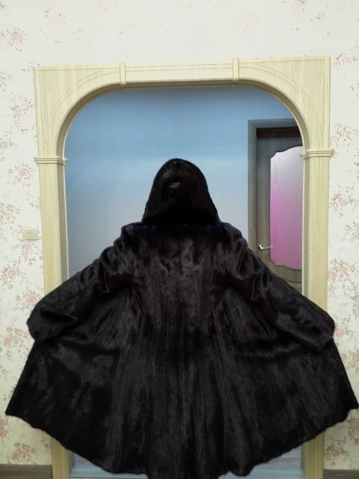 Продам шубу норковую