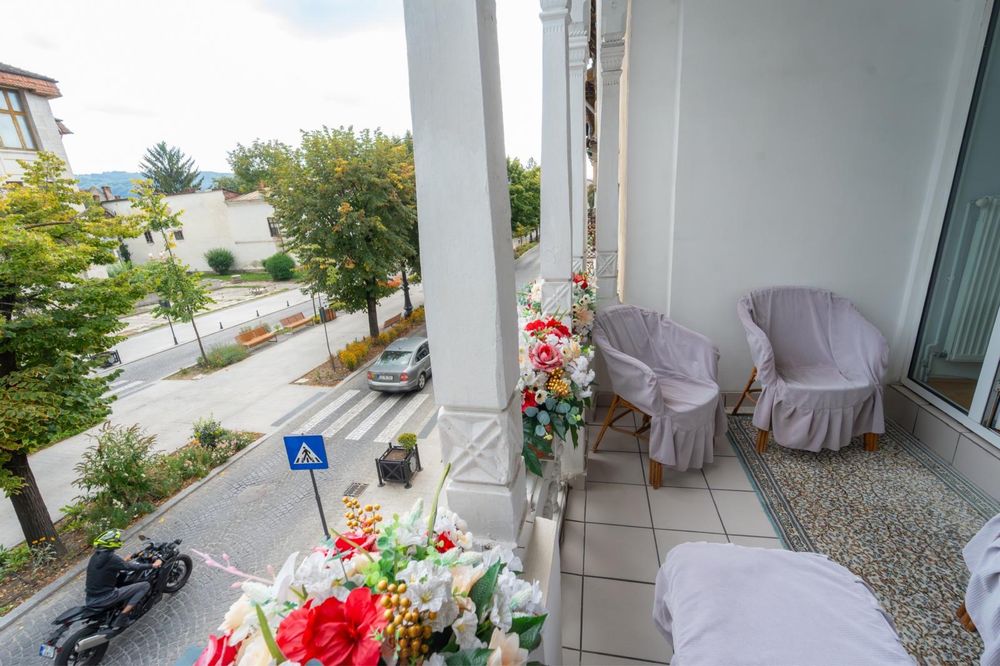 Proprietar vand vila in stil neoromanesc Campulung Muscel Arges