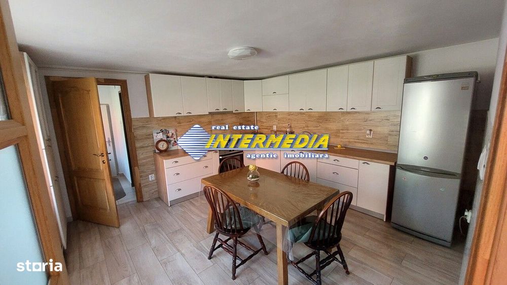 Casa cu 4 camere mobilata si utilata 593mp teren zona Centru