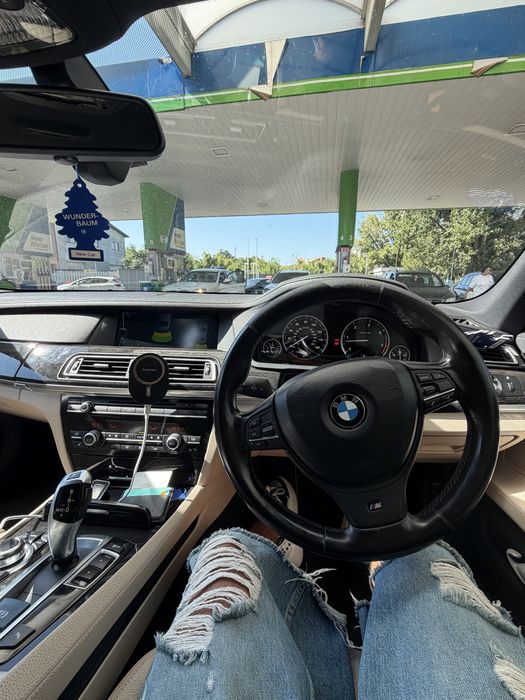 Bmw seria 7 2011