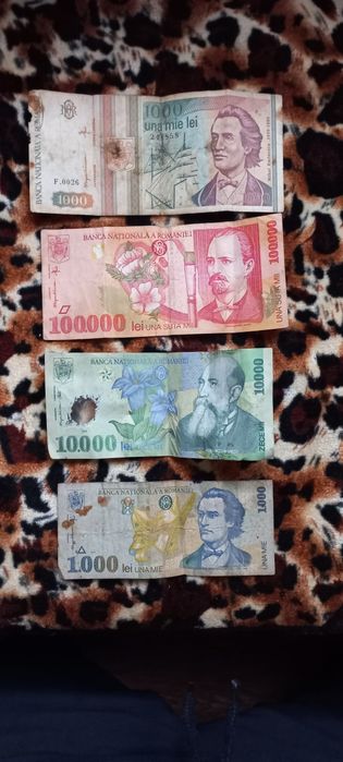 Vand 4 bacnote vechi pentru colectionari