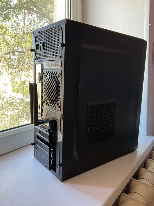 Системный блок i3 10100 rx 570 4gb (Хакинтош)