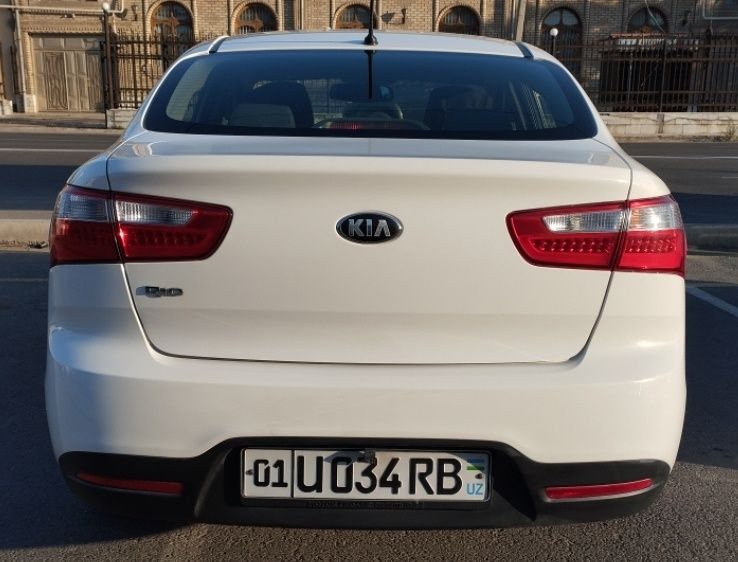 KIA Rio 2013 года. Пробег 90000