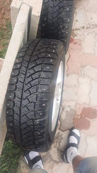 Комплект шин с дисками