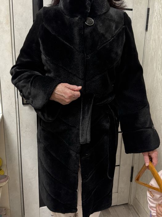 Шуба в отличном состоянии , отдам не дорого