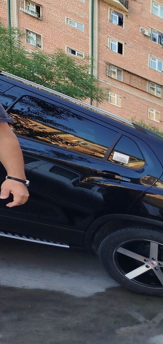 Тракер 1 кора сотилади ёки тракер 2 га бартер