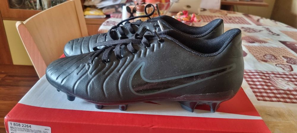 Детски бутонки за футбол