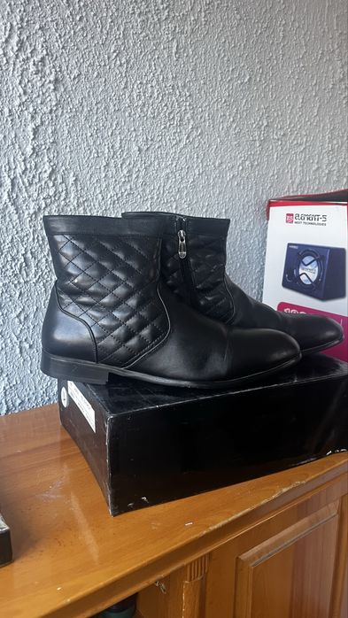 Продаю зимние мужские ботинки