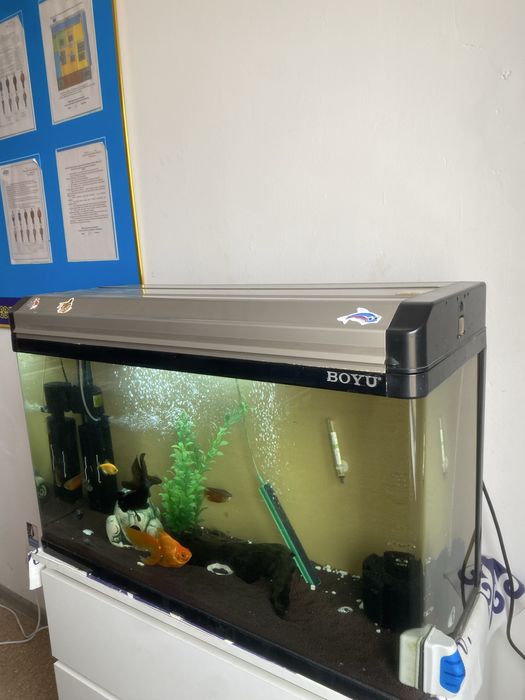 Продается аквариум на 100литров