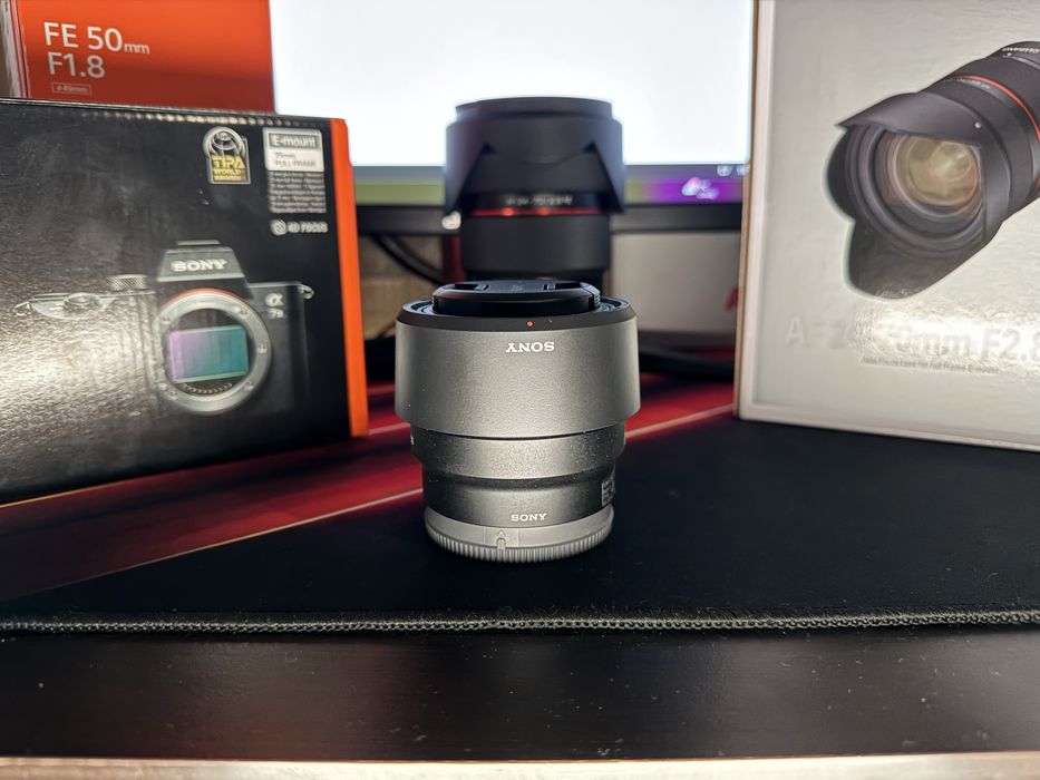 Sony a7 III + Sony FE 50mm f/1.8 + Samyang AF 24-70mm f/2.8 FE