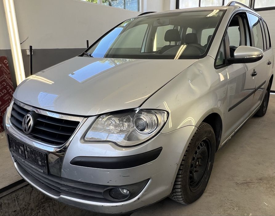 VW Touran 2010г 1.9TDi BLS 6ск