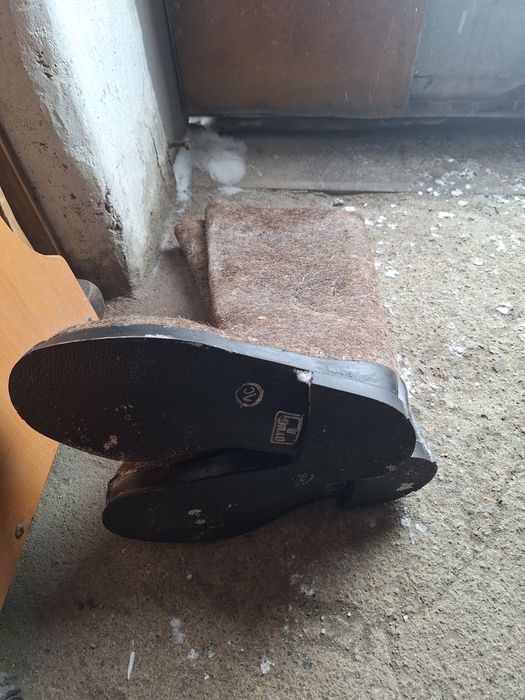 Продам валенки с подошвой