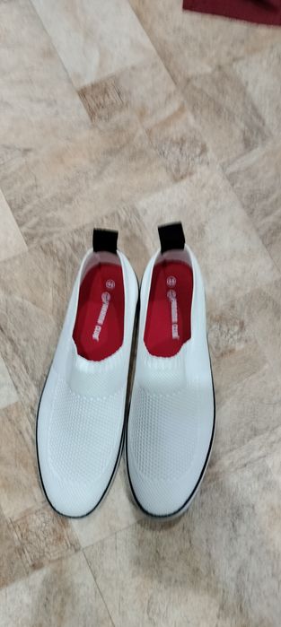 Продам мокасины новые 44 размер