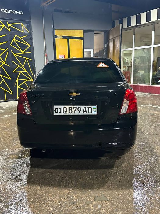 Qora Jentra Chevrolet