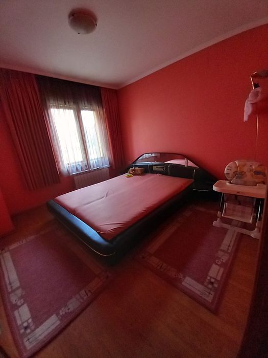 Двуетажна къща в гр.Троян