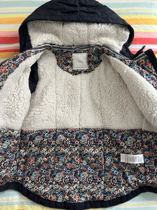 Продам куртку для девочек