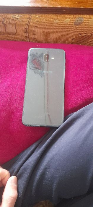 Samsung galaxsiy J6+