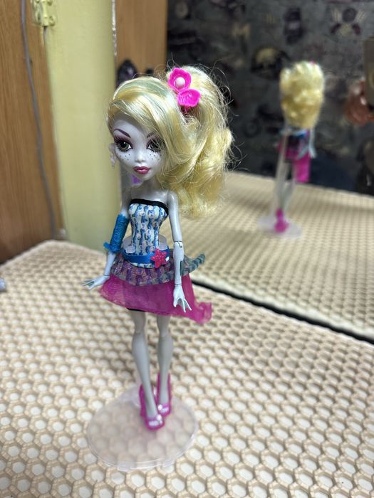 Продам куклу  монстр хай!