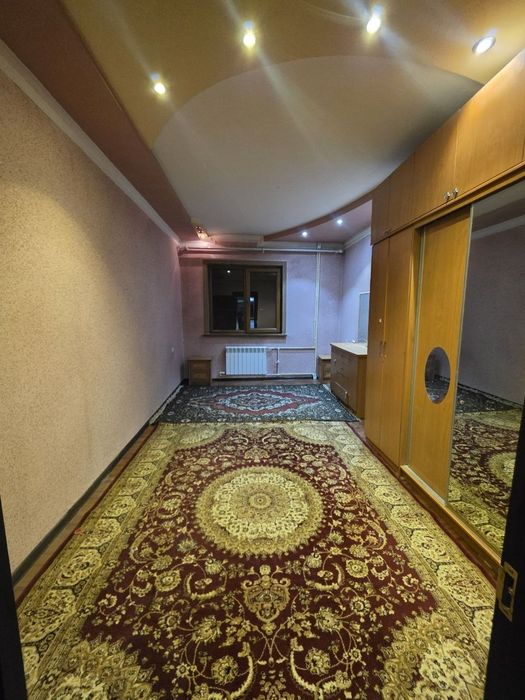 Arenda kvartira Yashnabod Metro bekati oldida 2xona 3etaj oilaga beril