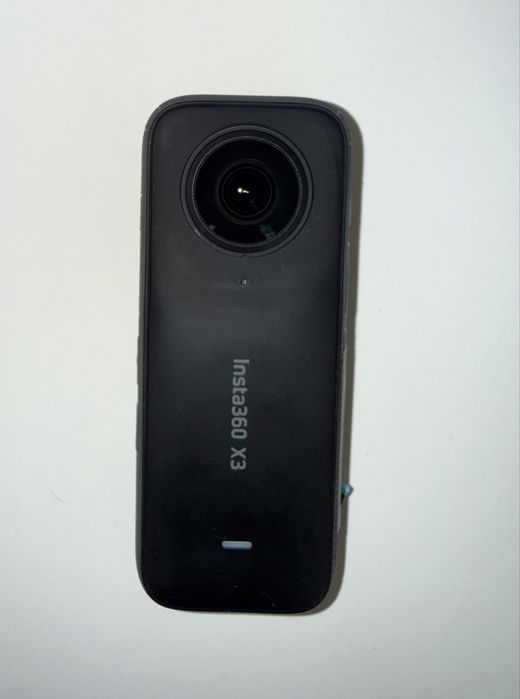 Продавам Insta360 X3 + аксесоари. Без драскотини в отлично състояние