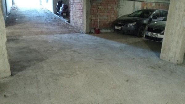 Продава се Гараж / Паркомясто в Бургас, Лазур - 40 кв.м за 1550 €/кв.м - Снимка #1