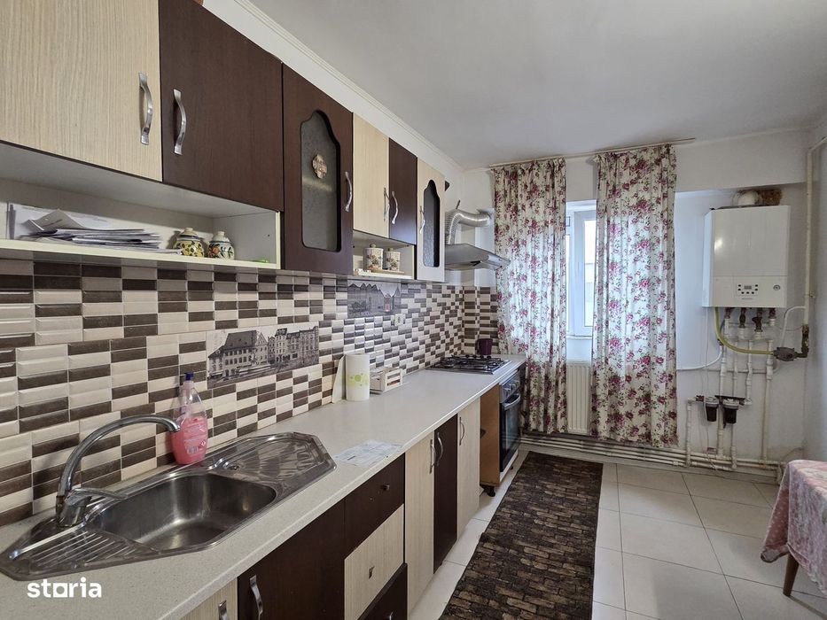 Apartament 2 camere confort 1 decomandat zona ultracentrala Adjud