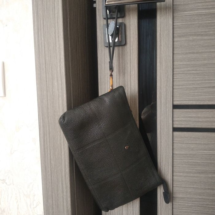 Продам кожаные сумки.