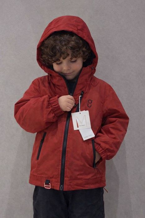 Kurtka sifati yaxshi. Razmer 110.  150 gacha