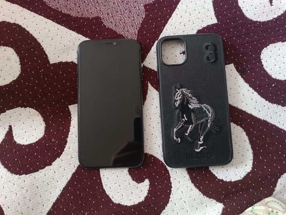 Iphone 11 в хорошем состояние