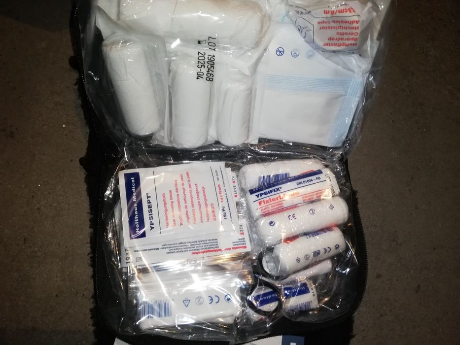 Продавам аптечки и жилетки за мерцедес,ауди, фолксваген и бмв