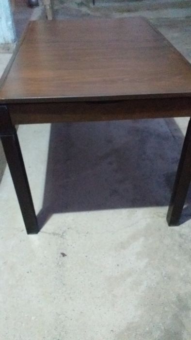 Стол  срочно. Собирается. (раскладной)