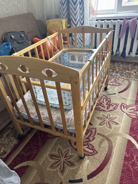 Продам детскую кроватку