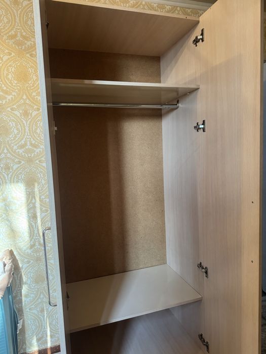 Шкаф двухдверный