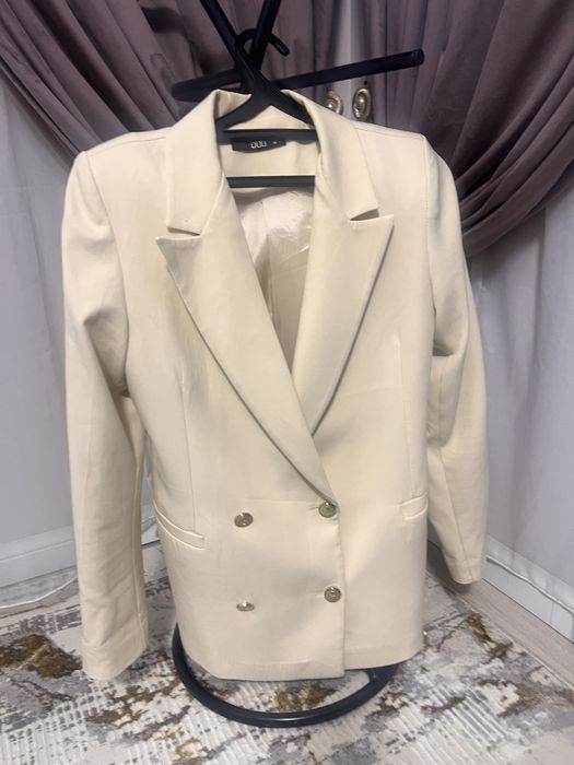 Продам женские пиджаки