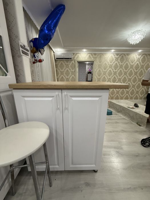 Продам шкаф и шкаф стол со стульями