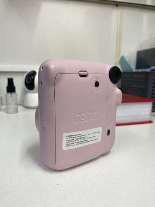 Instax mini 12 в розовом цвете