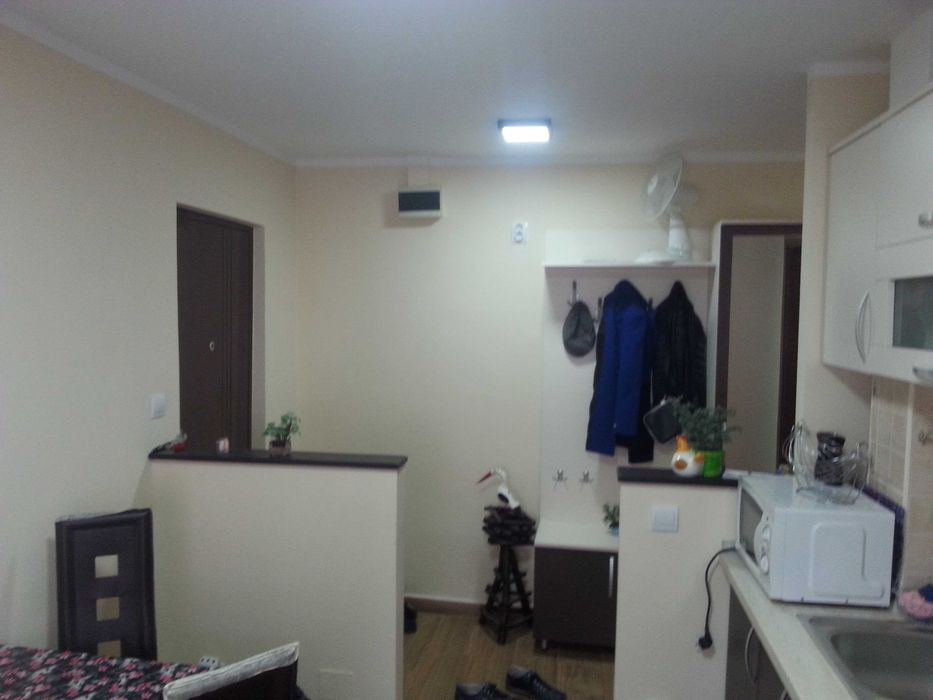 Inchiriez 2 camere in Zamca complet mobilat-utilat