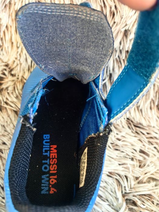 Футболни обувки Адидас