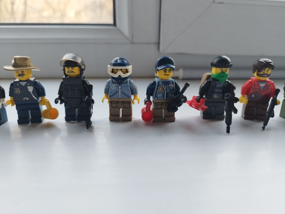 Лего фигурки сити и прочее(только Китай)