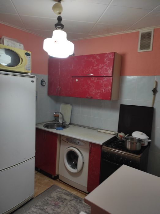 Бір бөлмелі үй жалға беріледі Ленина 183