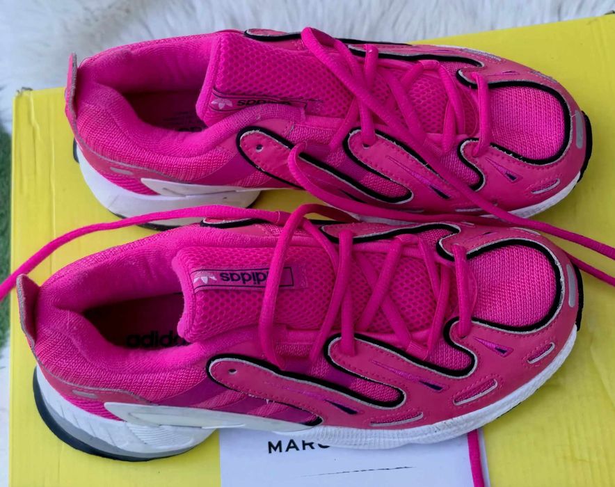 Adidas оригинални дамски сникърси 38 номер