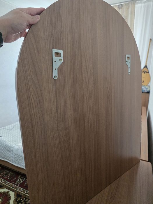 Продам настенное зеркало