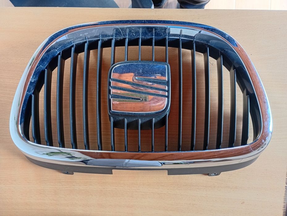 Grilă bară față Seat Leon OEM