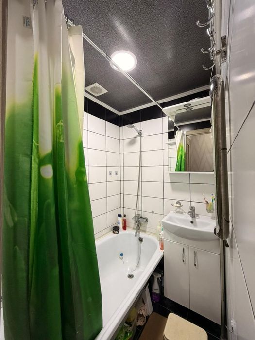 Продаётся 2 комн район.Автопарк