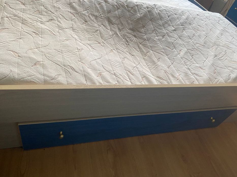 Подарявам единични матраци 2 броя