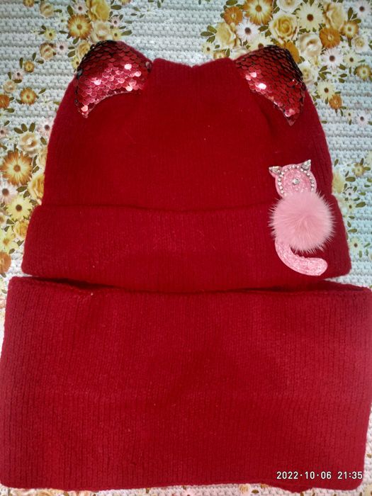 Продам б/у шапку +снуд демисезон.