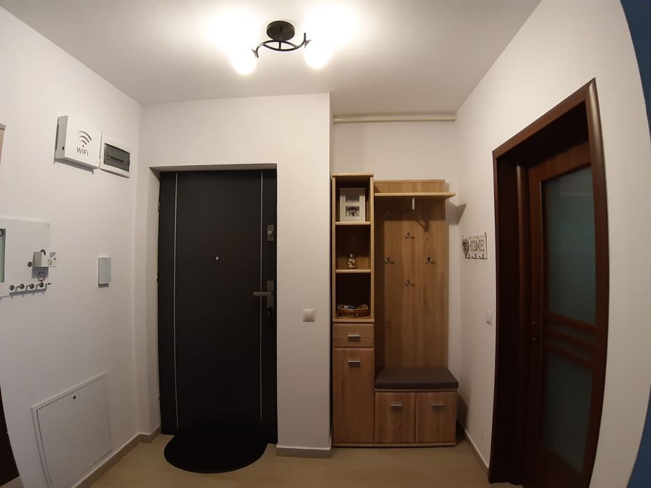 Inchiriez apartament 3 camere decomandat
