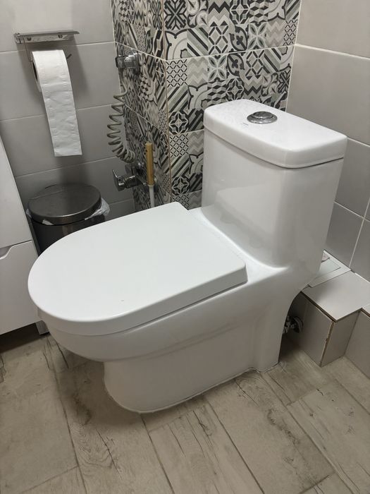 Продам унитаз монолит