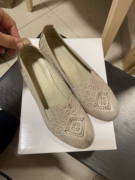 Дамски обувки на среден ток от естествена кожа